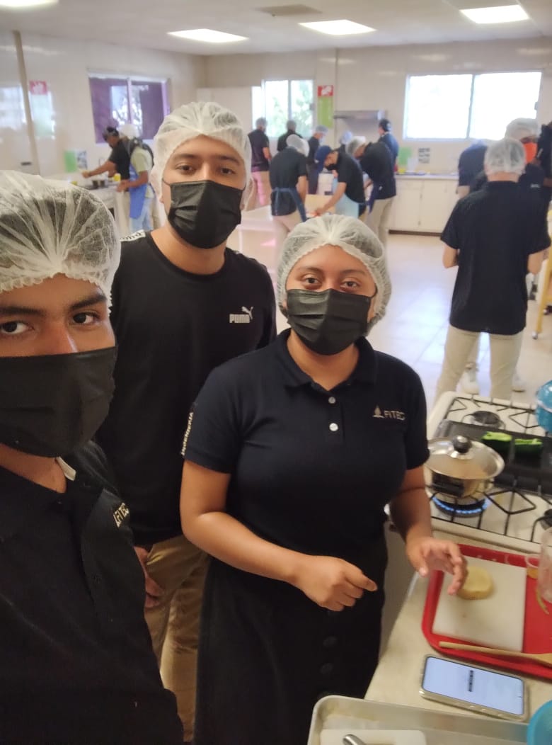 Servicio de cocina UM